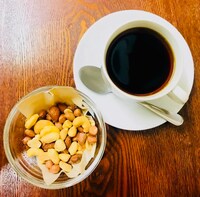 「nuts a tea 'cafe」のオリジナルメニュー「ナッツ ア ティー」。
