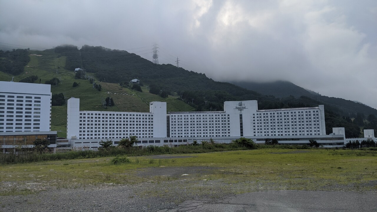 苗場プリンスホテル外観