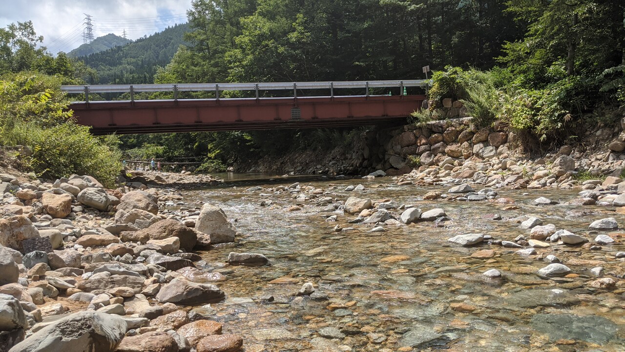 GREEN STAGE～WHITE STAGE間を流れる川。