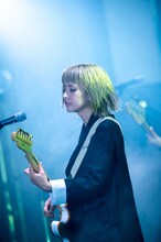 HARUNA（Vo, G）（撮影：ヤオタケシ）