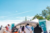 「りんご音楽祭2019」そばステージの様子。