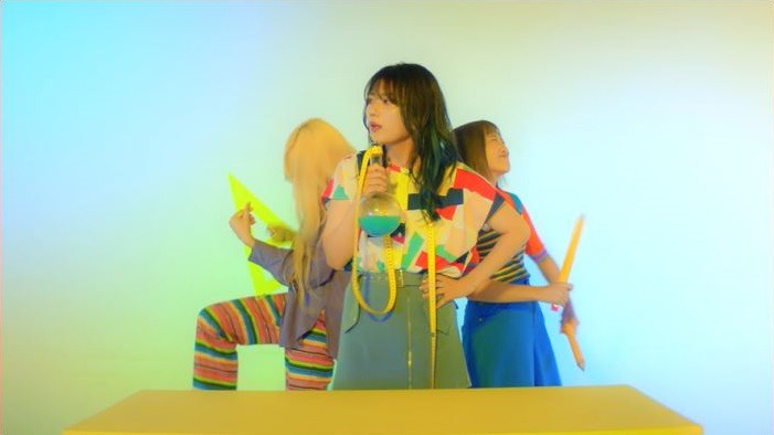 the peggies「センチメートル」ミュージックビデオのワンシーン。