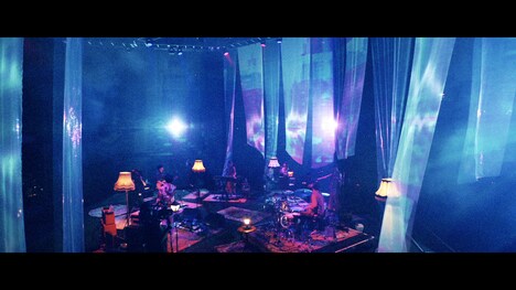 indigo la End「夜風とハヤブサ」ミュージックビデオより。