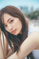 梅澤美波1st写真集「夢の近く」より。