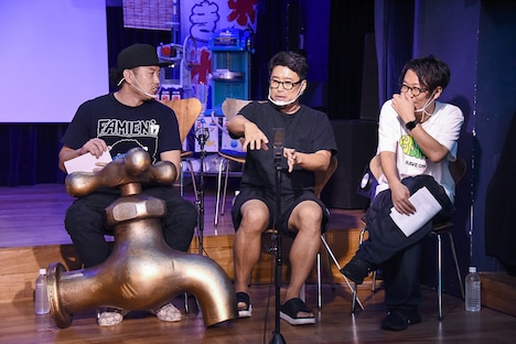 左から近藤キネオ、藤井ユーイチ、かりそめ先生。