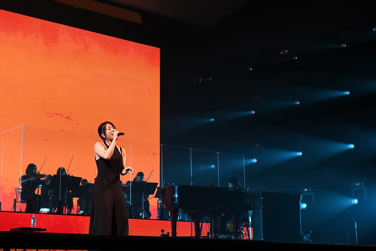 宇多田ヒカル「Hikaru Utada Laughter in the Dark Tour 2018」の様子。（撮影：岸田哲平）