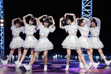 超ときめき▽宣伝部「よ～し！それなら！さいたまスーパーアリーナのセンターから、私たち超ときめき▽宣伝部です！」の様子。