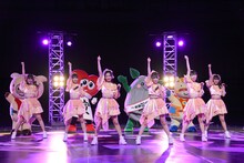 超ときめき▽宣伝部「よ～し！それなら！さいたまスーパーアリーナのセンターから、私たち超ときめき▽宣伝部です！」の様子。