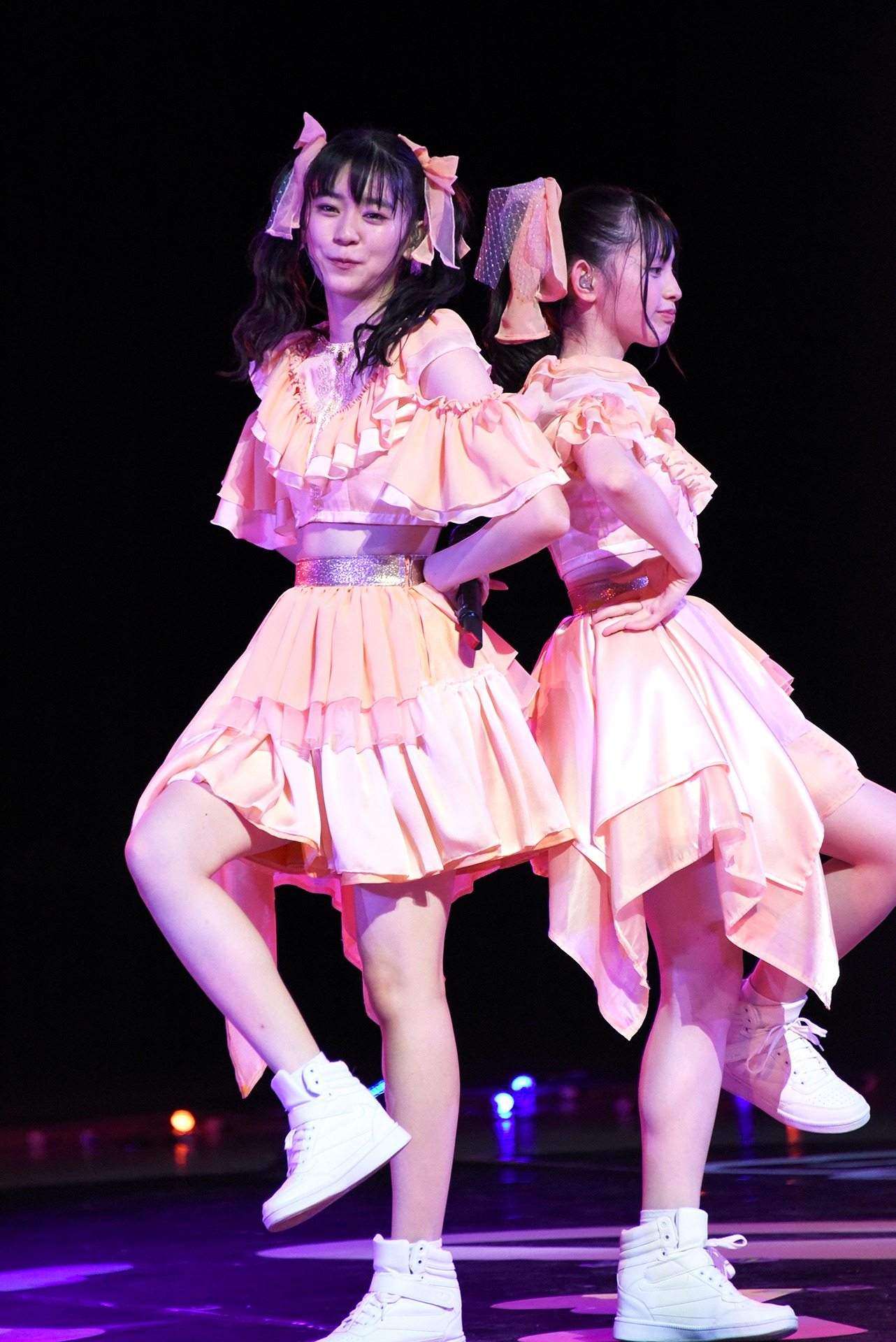左から坂井仁香、菅田愛貴。
