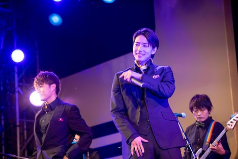 左から優、TAKA。（撮影：牛島康介）