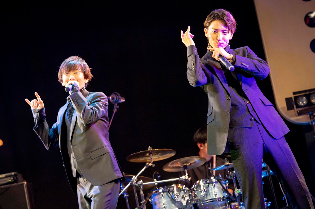 左から春斗、TAKA。（撮影：牛島康介）