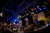 CUBERS「夏の“踊らないワンマン2020”～豪華なフルバンド編成！生演奏でお届けします～」の様子。（撮影：牛島康介）