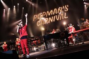 スキマスイッチ「TOUR 2019-2020 POPMAN'S CARNIVAL vol.2」東京・ 中野サンプラザホール公演より。（撮影：岩佐篤樹）