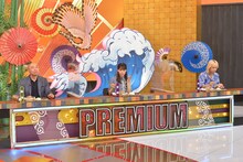 左から高橋克実、松田里奈（欅坂46）、りゅうちぇる。(c)読売テレビ