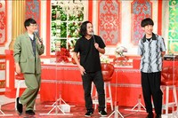 左から亜生（ミキ）、Creepy Nuts。(c)TBS