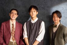 左から菅田将暉、松坂桃李、中村倫也。