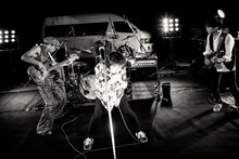 「フラカンの横浜アリーナ -リモートライヴ編- ～生き続けてる事は最大のメッセージ！～」の様子。（撮影：新保勇樹）