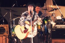 鈴木圭介（Vo）（撮影：新保勇樹）