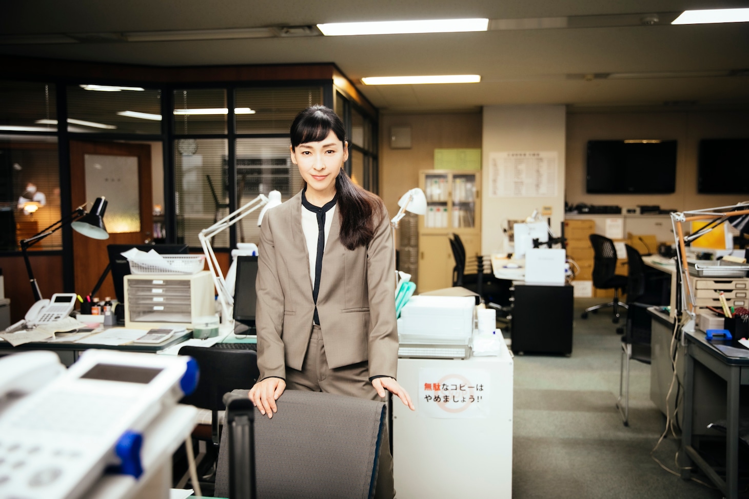 「『MIU404』公式メモリアルブック」より、麻生久美子。