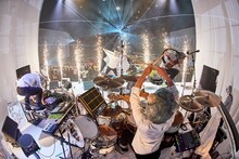 MAN WITH A MISSION「MAN WITH A "REBOOT LIVE & STREAMING" MISSION」より。（撮影：酒井ダイスケ）