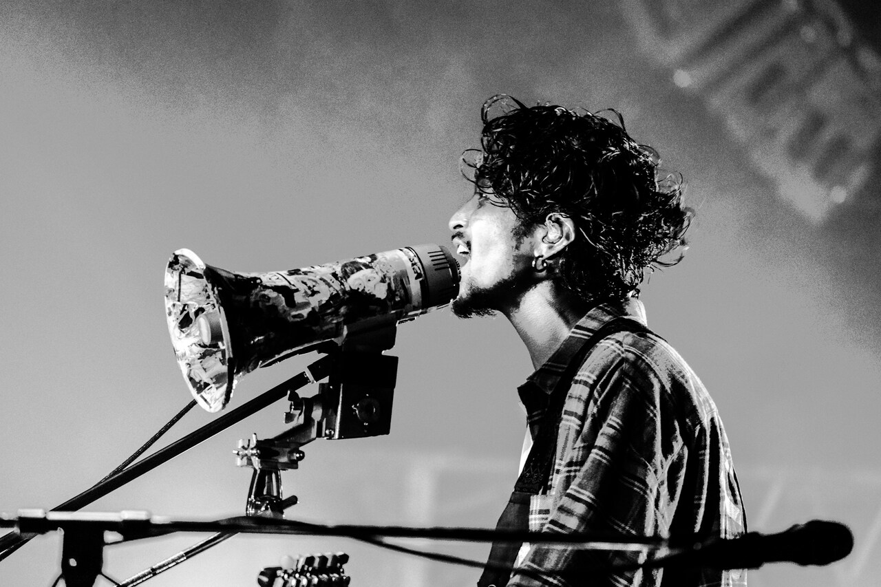 常田大希（Vo, G）（Photo by Kosuke Ito） - King Gnu、気迫の