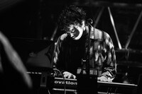 「King Gnu Streaming Live」の様子。（Photo by Kosuke Ito）