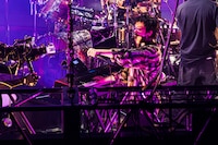「King Gnu Streaming Live」の様子。（Photo by Kosuke Ito）