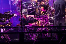 「King Gnu Streaming Live」の様子。（Photo by Kosuke Ito）