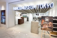 「SCHOOL OF WACK」の様子。