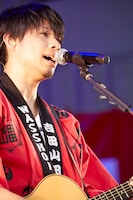 吉田結威（G, Vo）