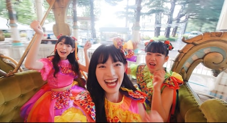 東京・としまえんでパフォーマンスする超ときめき▽宣伝部。（写真提供：エイベックス）