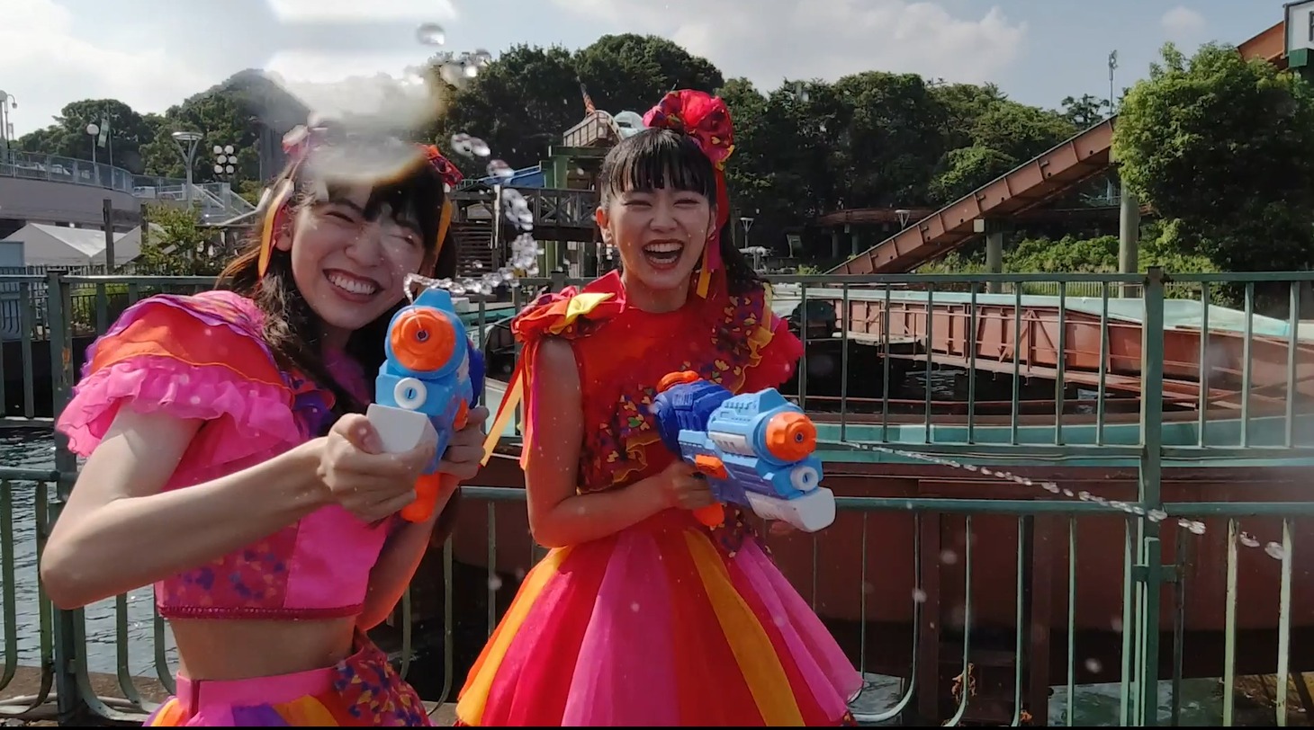 東京・としまえんでパフォーマンスする超ときめき▽宣伝部。（写真提供：エイベックス）