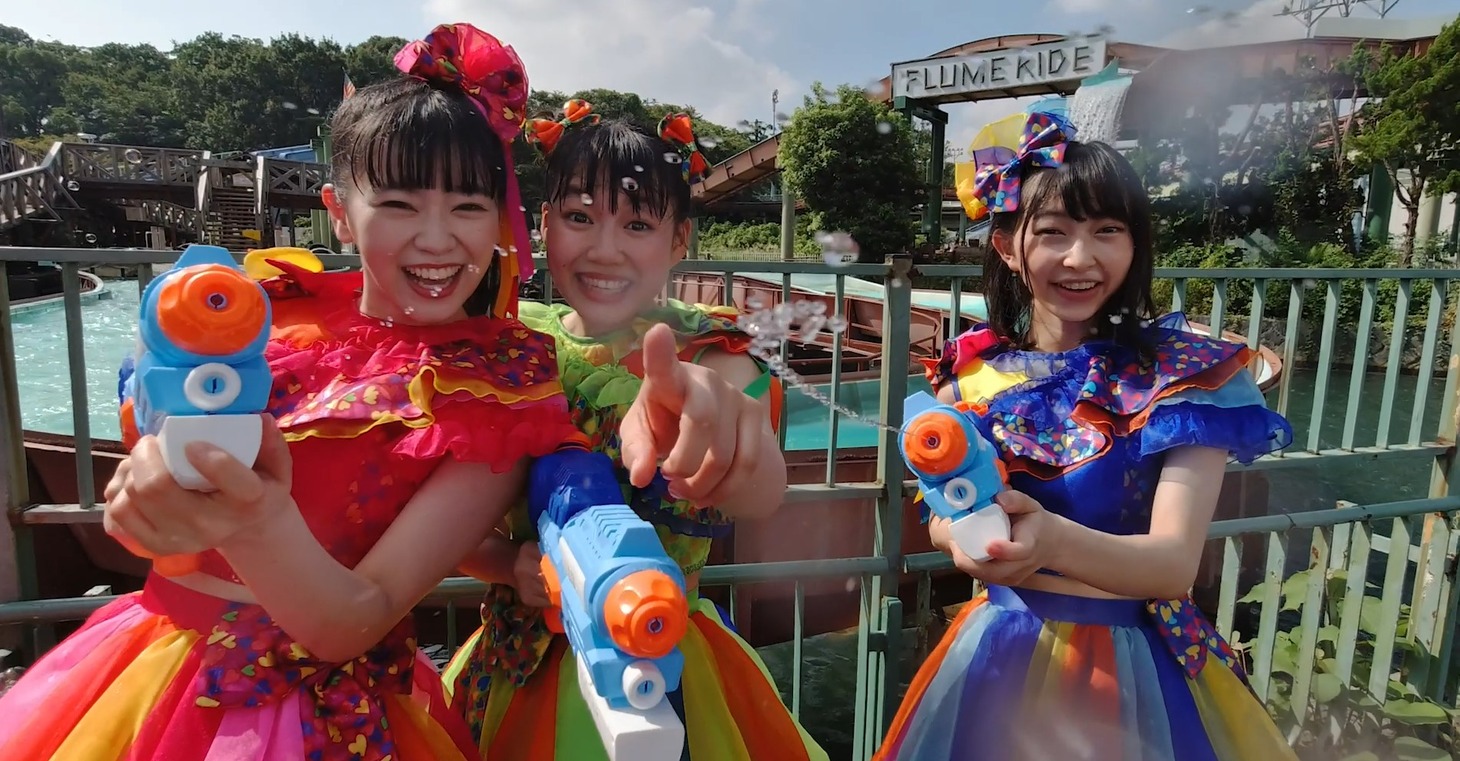 東京・としまえんでパフォーマンスする超ときめき▽宣伝部。（写真提供：エイベックス）