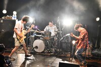 ズーカラデル（Photo by AZUSA TAKADA）