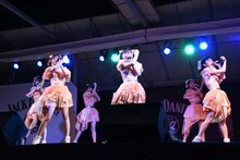 超ときめき▽宣伝部による東京・としまえんファイナルライブの様子。