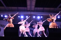 超ときめき▽宣伝部による東京・としまえんファイナルライブの様子。