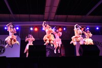 超ときめき▽宣伝部による東京・としまえんファイナルライブの様子。