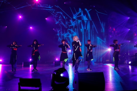 EMPiRE（写真提供：エイベックス）