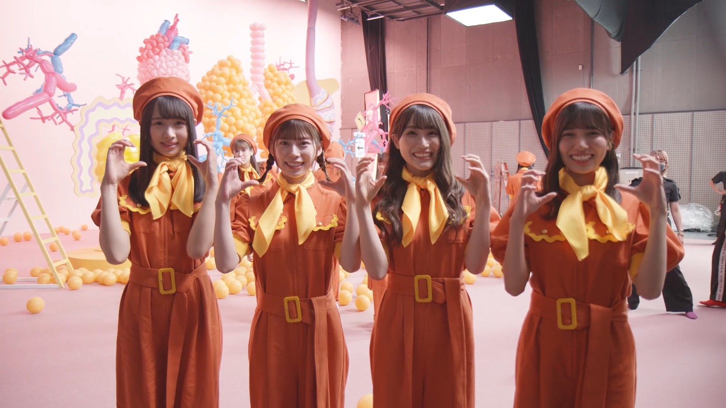 「Lypo-C WebCM 日向坂46メイキング動画」より。