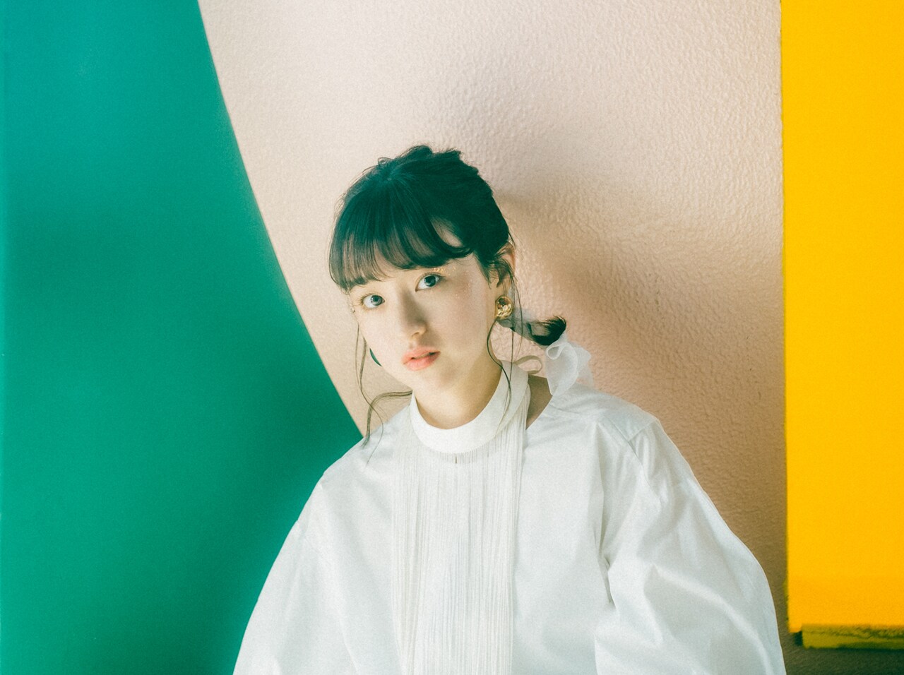 「あの時に戻りたくて…」武藤彩未、甘酸っぱくほろ苦い恋模様を歌う