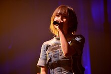 「山本彩 LIVE TOUR 2020 ～ α ～」の様子。（撮影：半田安政）