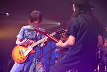 「山本彩 LIVE TOUR 2020 ～ α ～」の様子。（撮影：半田安政）