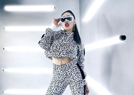 「PULSAR WEDGE TONAL WOMENS」着用ビジュアル