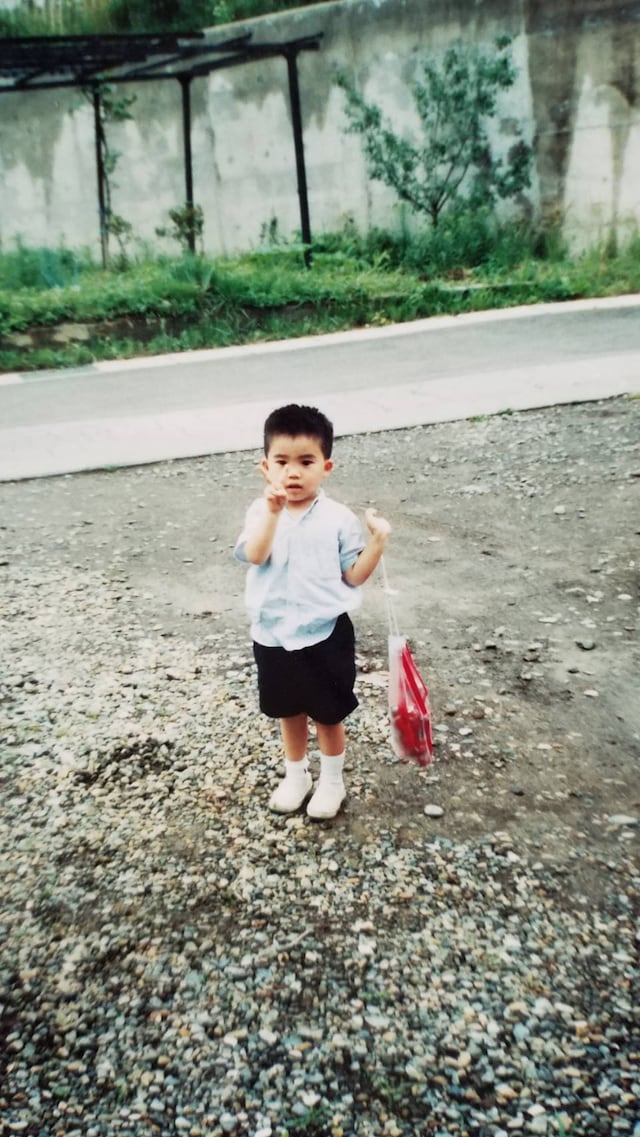 幼少期のアフロ。