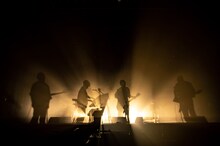 マカロニえんぴつ「マカロックONLINEワンマン～豊洲から愛を込めて～」の様子。（撮影：ヤオタケシ）