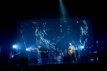 マカロニえんぴつ「マカロックONLINEワンマン～豊洲から愛を込めて～」の様子。（撮影：ヤオタケシ）