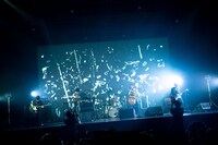 マカロニえんぴつ「マカロックONLINEワンマン～豊洲から愛を込めて～」の様子。（撮影：ヤオタケシ）