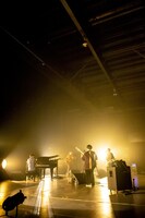 マカロニえんぴつ「マカロックONLINEワンマン～豊洲から愛を込めて～」の様子。（撮影：ヤオタケシ）