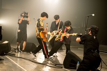 マカロニえんぴつ「マカロックONLINEワンマン～豊洲から愛を込めて～」の様子。（撮影：ヤオタケシ）