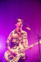 はっとり（Vo, G）（撮影：ヤオタケシ）